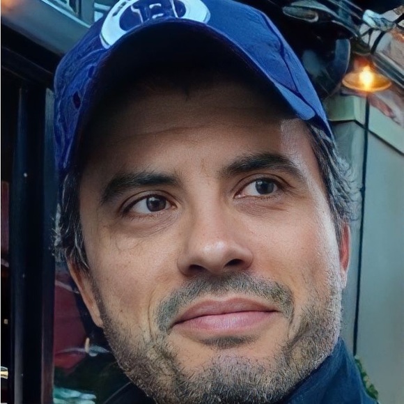 Profile Picture of Filipe Ramos barroso (@filipe_barroso) on Poshmark