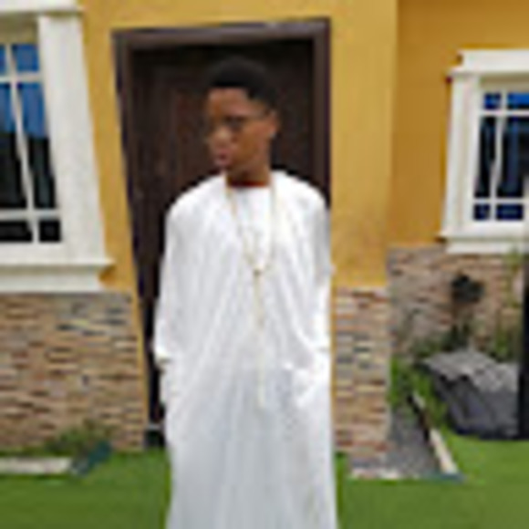 Profile Picture of Ouchila Perry (@ouchilaperry) on Poshmark