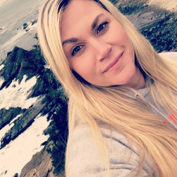 Profile Picture of Casey Hudlow (@caseym428) on Poshmark