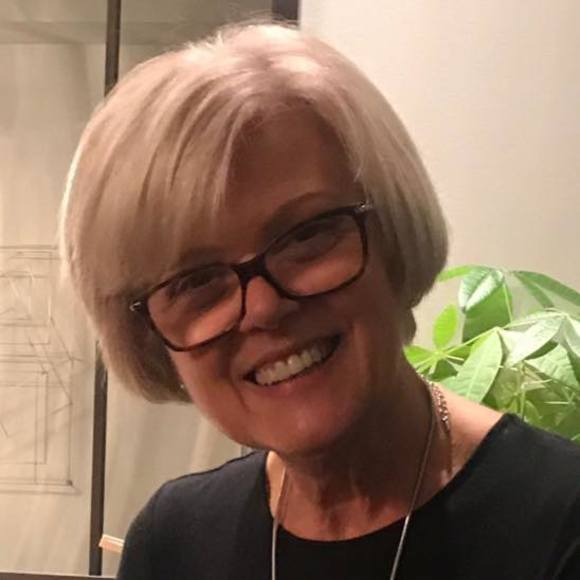 Profile Picture of Mary Cardoni (@mcardoni2010) on Poshmark