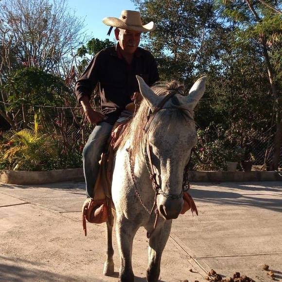 Profile Picture of Arnulfo Perez (@arnulfoperez819) on Poshmark