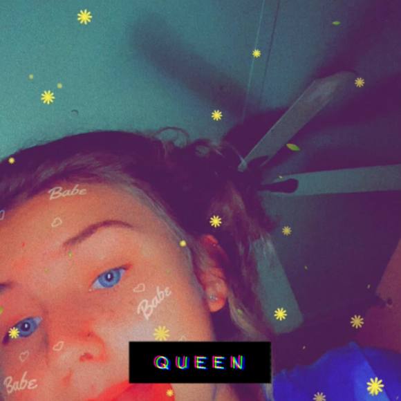 Profile Picture of Jasmine Teseniar (@jasmineteseniar) on Poshmark