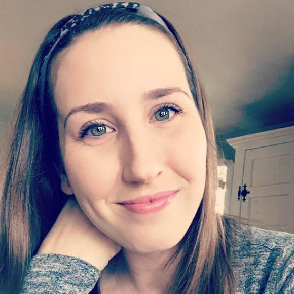 Profile Picture of Jade Regimbal (@jaderegimbal) on Poshmark