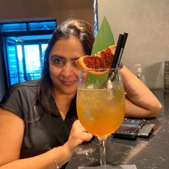 Profile Picture of Anjali Seth (@anjaliseth885) on Poshmark