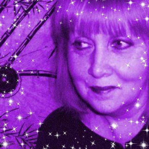 Profile Picture of Debbie Ciaccio (@debbieciaccio) on Poshmark