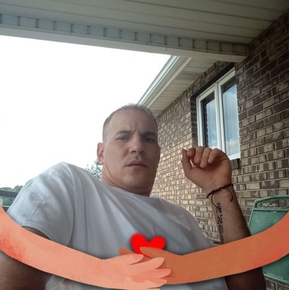 Profile Picture of Bk Hutchko (@bkhutchko) on Poshmark