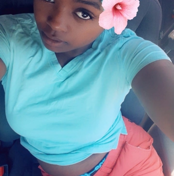 Profile Picture of Jada Clay (@jadacly) on Poshmark