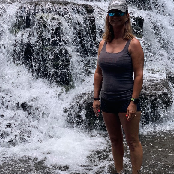 Profile Picture of Cheryl Lowe (@clowe814) on Poshmark