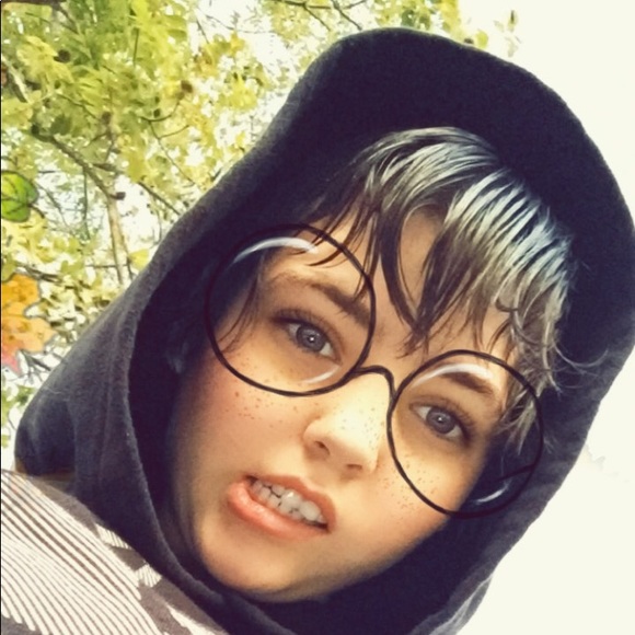 Profile Picture of Kyle Barton (@kabarton398) on Poshmark