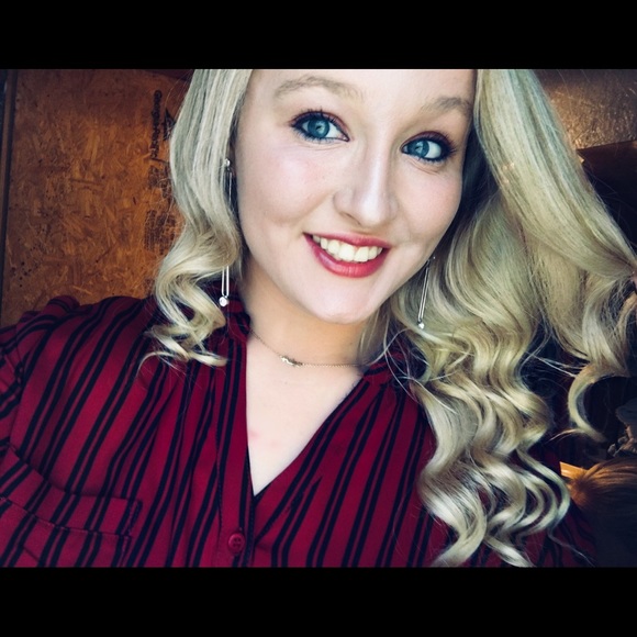 Profile Picture of Paige Brock (@brooklynn426) on Poshmark