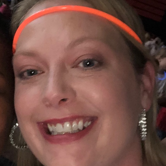 Profile Picture of Stacey Hussmann (@lugirl1980) on Poshmark