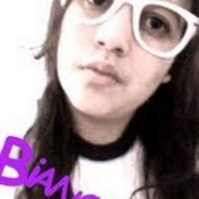 Profile Picture of Bia Becker (@BiancaLoose) on Twitter