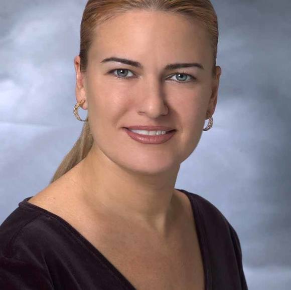 Profile Picture of Tanya Doderlein (@tanyadoderlein) on Poshmark