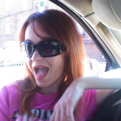 Profile Picture of Melissa Stapleton (@TheLzrdQueen) on Twitter