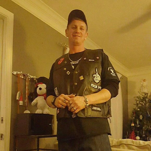 Profile Picture of Michael Rhodes (@michael409) on Poshmark