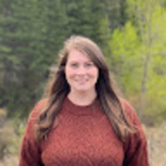 Profile Picture of Katee Smeaton (@k_smeaton) on Poshmark