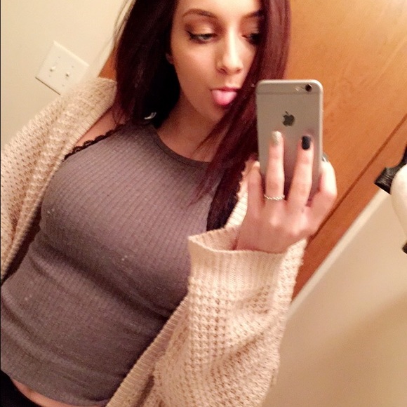 Profile Picture of Korina Walach (@korinawalach) on Poshmark