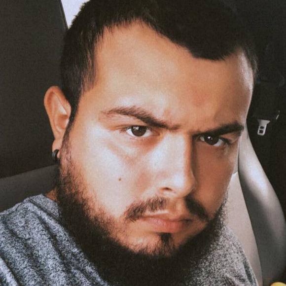 Profile Picture of Cesar Souza (@cesarsouza1910) on Poshmark