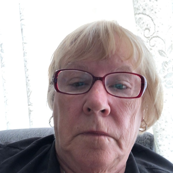 Profile Picture of Sandra Craig (@smcraig7) on Poshmark