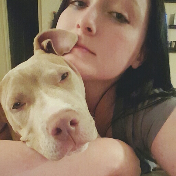 Profile Picture of Danielle Neeley (@danii_shayee) on Poshmark