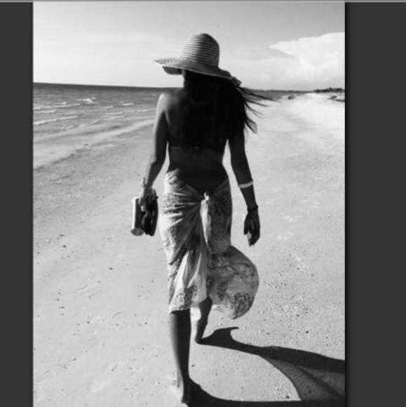 Profile Picture of Vicky Poulakis (@vpo) on Poshmark