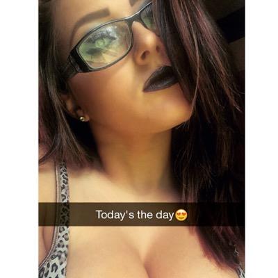 Profile Picture of Miranda Hearn (@GimmeSome_Moeee) on Twitter