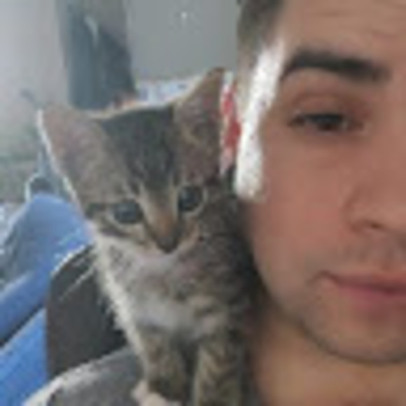 Profile Picture of Vincent M (@chillo189) on Poshmark