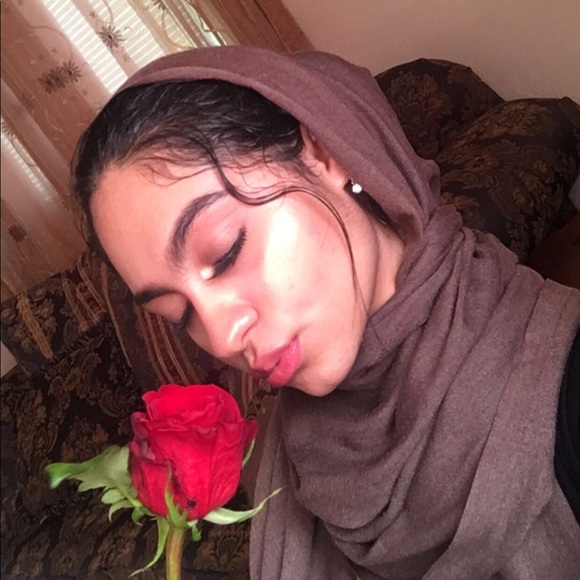 Profile Picture of Hibah Abusaad (@hibah56) on Poshmark