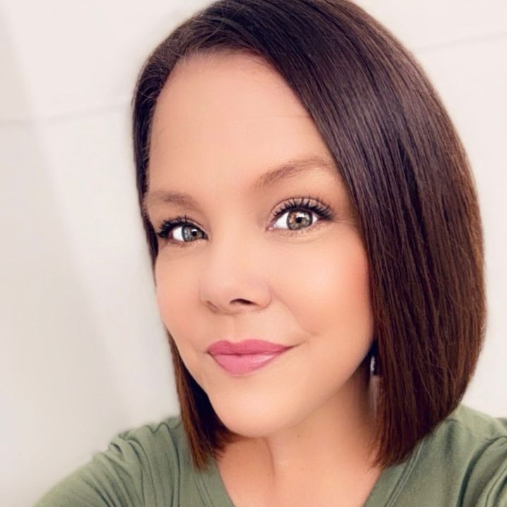 Profile Picture of Mandy (@amfender) on Tiktok
