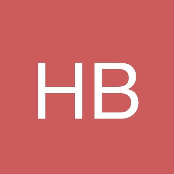 Profile Picture of Hannah Benjamin (@hkbenjamin) on Poshmark