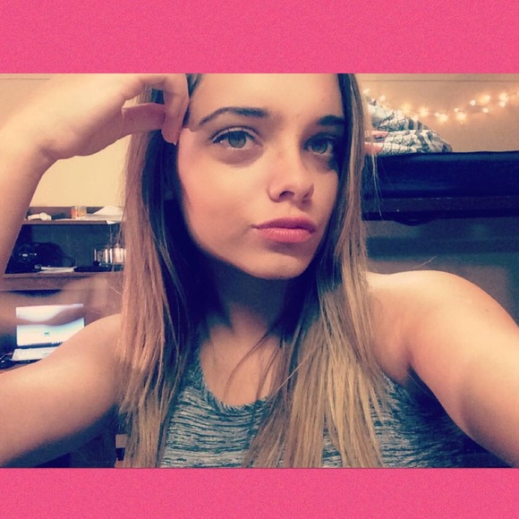 Profile Picture of Alexus Adams (@alexusa9816) on Poshmark