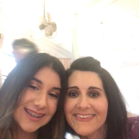Profile Picture of Sarah Portier raffii (@sarah_rph03) on Poshmark
