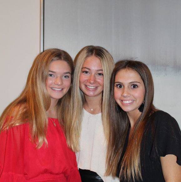 Profile Picture of Elenagrace Stinchcomb (@elena__54) on Poshmark