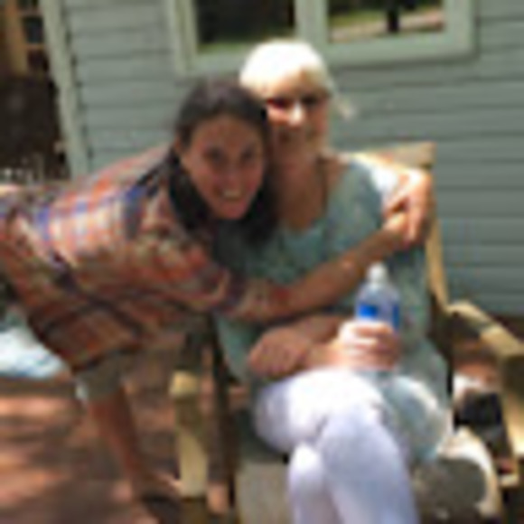 Profile Picture of Carol Stuart (@suziestu2354) on Poshmark