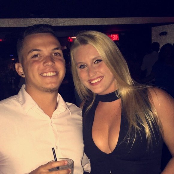 Profile Picture of Luis Febles (@luisafebles8) on Poshmark