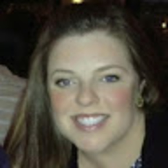 Profile Picture of Paige Carbee (@paigecarbee) on Poshmark