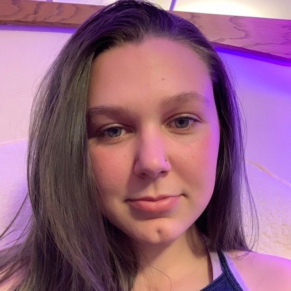 Profile Picture of Audrey Rytting (@audreios) on Poshmark