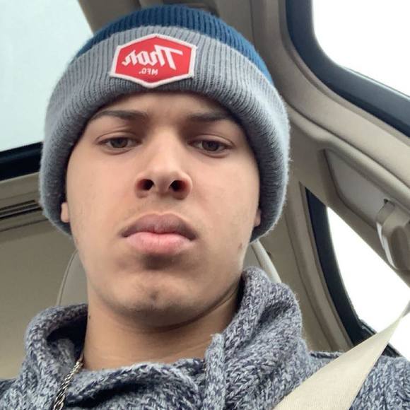 Profile Picture of James Scully (@james_scully) on Poshmark