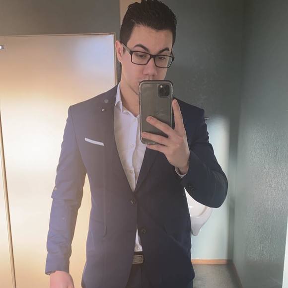 Profile Picture of Domenico Tedeschi (@domenico_t) on Poshmark