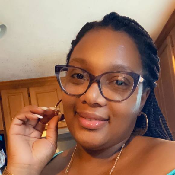 Profile Picture of Montina Alvis (@malvis84) on Poshmark