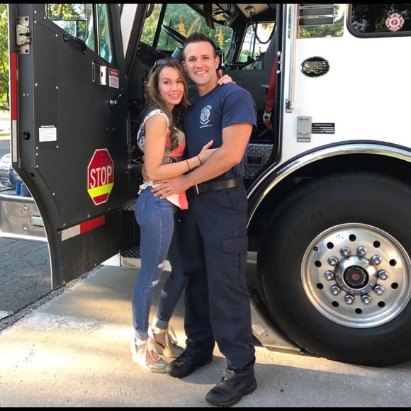 Profile Picture of Daniela Dinis (@danieladinis) on Poshmark