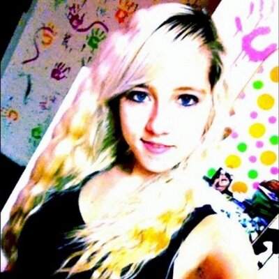 Profile Picture of Mattie Giles (@seablueeyes69) on Twitter