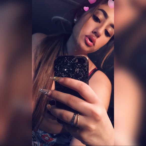 Profile Picture of Gia Egea (@giaegea) on Poshmark