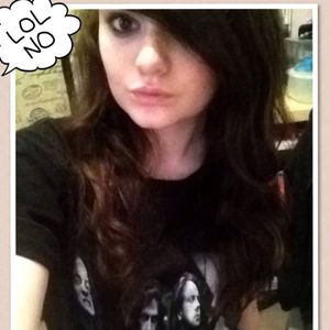 Profile Picture of Chloe Summers (@zombieebunnyy) on Myspace