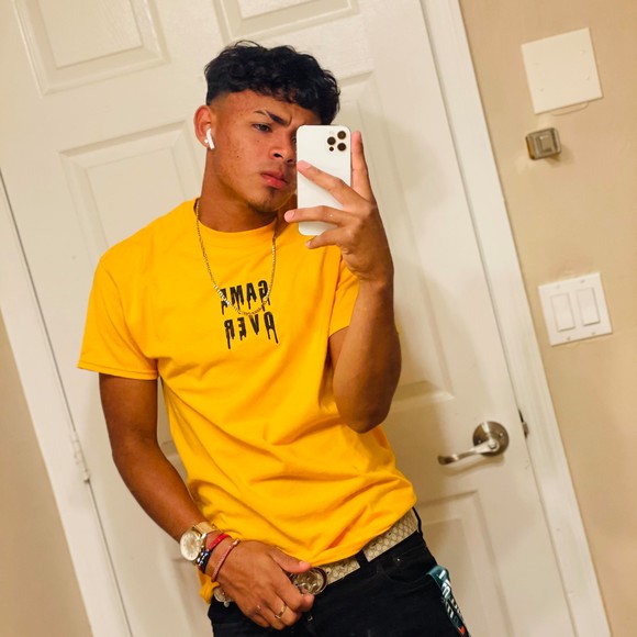 Profile Picture of David Mendoza (@davidmendoza306) on Poshmark