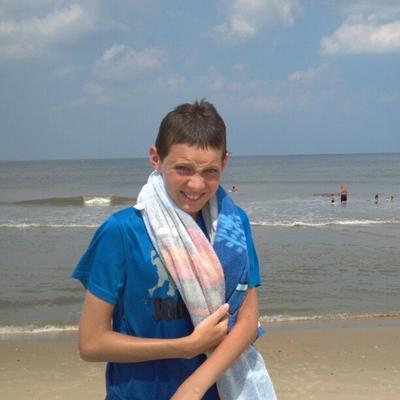 Profile Picture of Wesley Wiggins (@ecstaticblue32) on Twitter