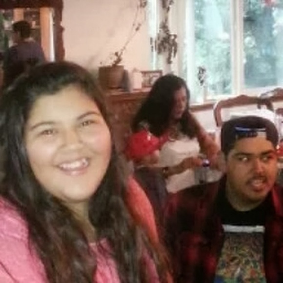 Profile Picture of Carlos Perez (@sarlosperez13) on Poshmark