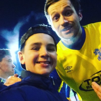 Profile Picture of Bobby Farrow (@bizmobob8) on Twitter