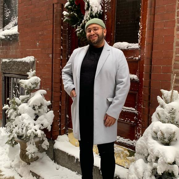 Profile Picture of Bryan Espinal (@glamxx) on Poshmark