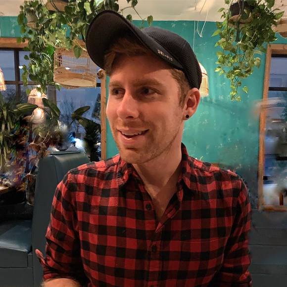 Profile Picture of Kevin Hujar (@kevinhujar) on Poshmark